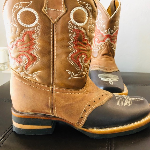 Boots - Picture 2 of 3